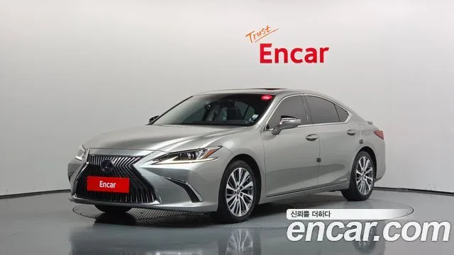 2019 Lexus ES