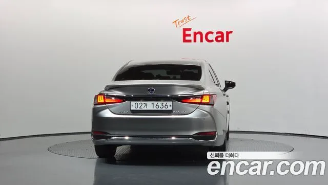 2019 Lexus ES, foto 4