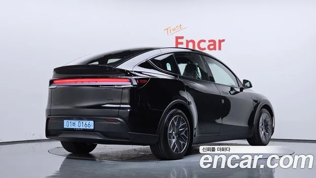 2026 Tesla Model Y, foto 2
