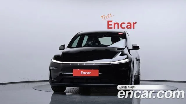 2026 Tesla Model Y, foto 3