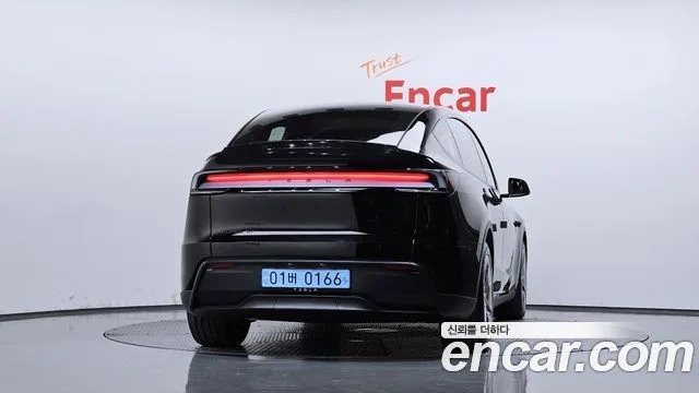 2026 Tesla Model Y, foto 4