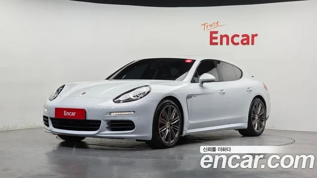 2016 Porsche Panamera