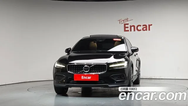 2023 Volvo V60, foto 2
