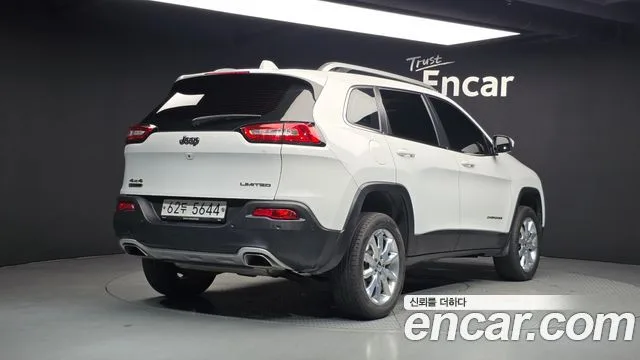 2016 Jeep Cherokee, foto 2