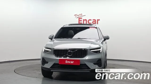 2025 Volvo XC40, foto 2