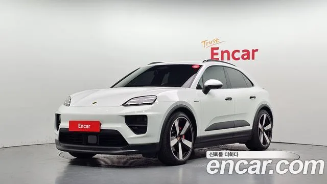 2025 Porsche Macan