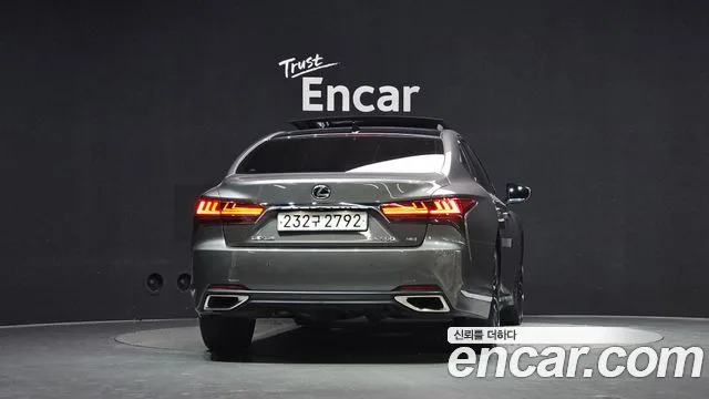 2021 Lexus LS, foto 4