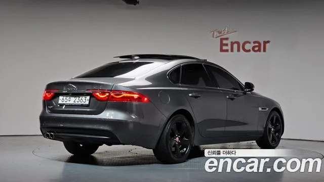 2017 Jaguar XF