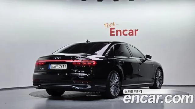 2023 Audi A8, foto 2
