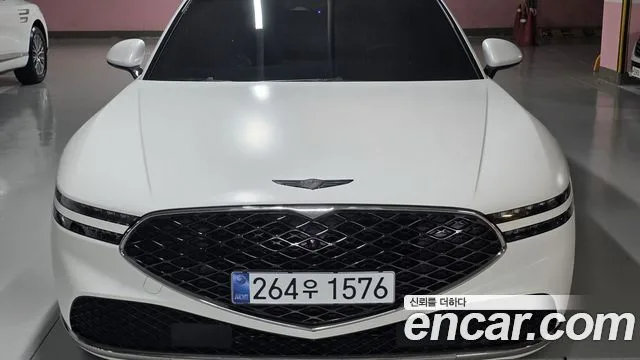 2023 Genesis G90