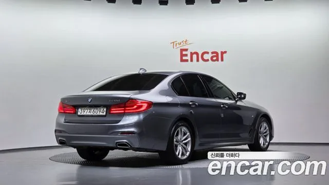 2017 BMW 5-Series, foto 2