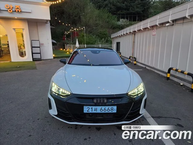 2022 Audi RS e-tron GT