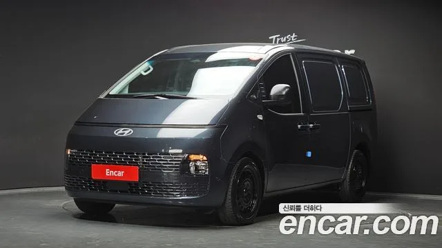 2025 Hyundai Staria