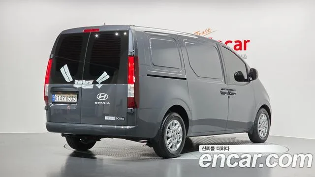 2025 Hyundai Staria