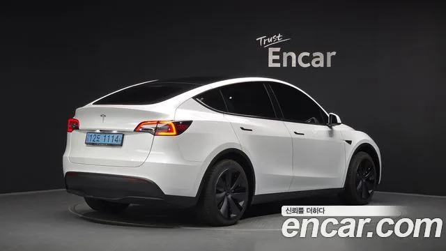 2023 Tesla Model Y, foto 2