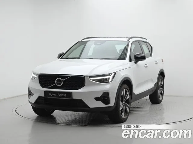 2026 Volvo XC40