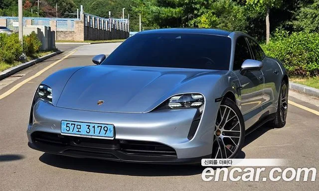 2022 Porsche Taycan
