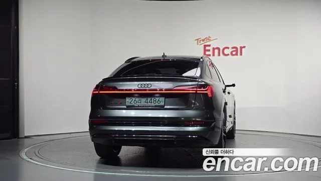 2022 Audi e-tron, foto 4