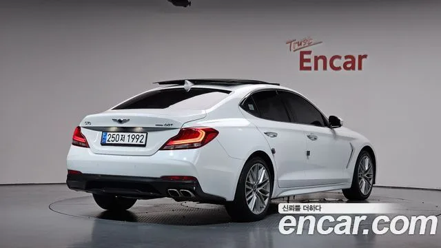 2020 Genesis G70