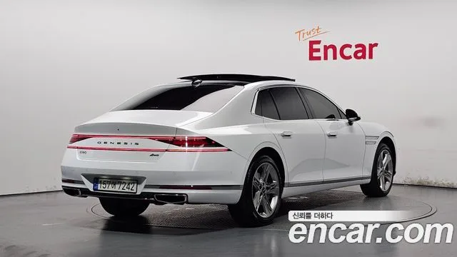 2023 Genesis G90