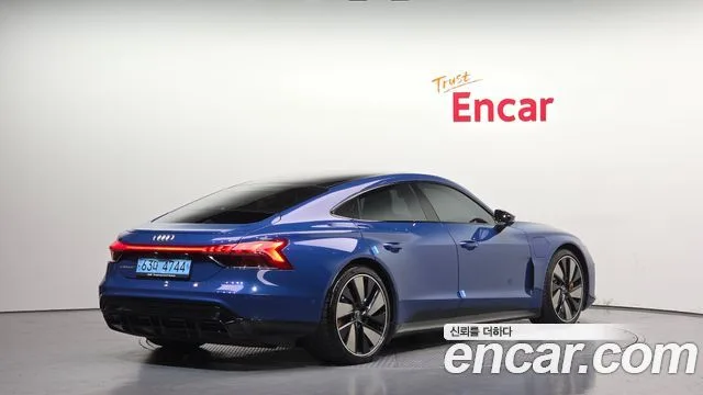 2022 Audi e-tron GT, foto 2