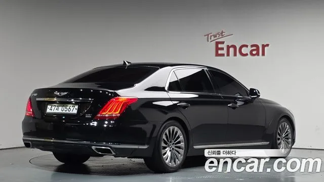 2016 Genesis EQ900
