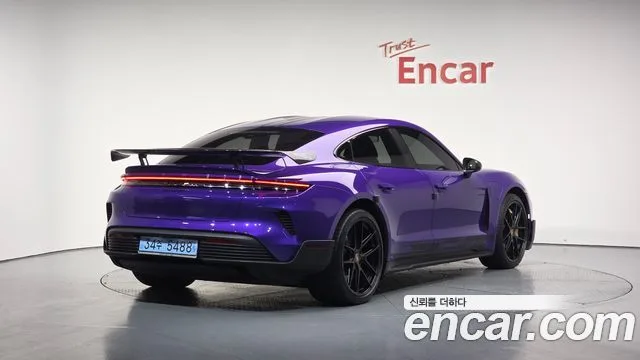 2025 Porsche Taycan