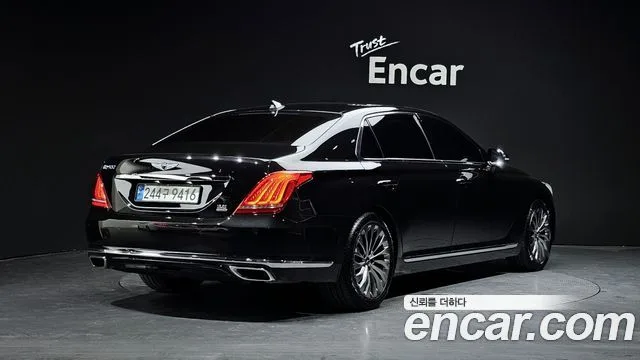 2018 Genesis EQ900