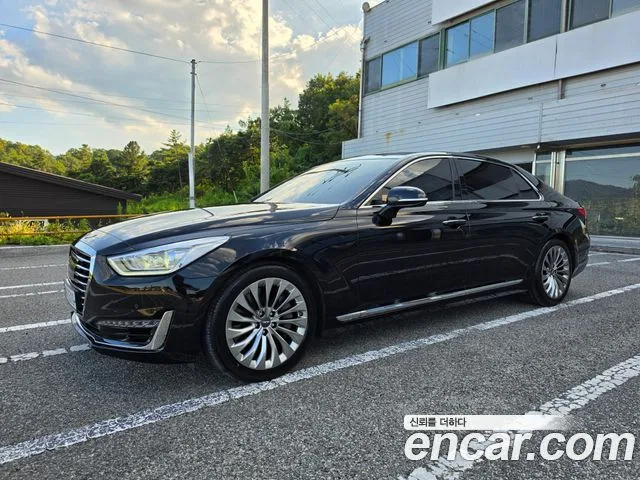 2017 Genesis EQ900