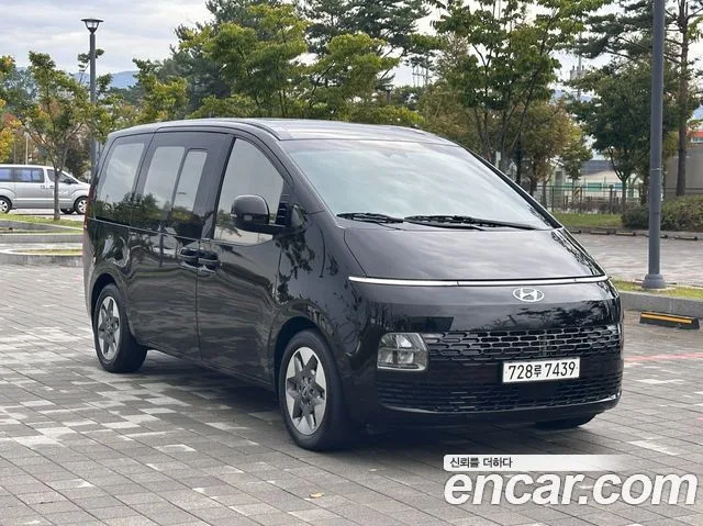 2023 Hyundai Staria