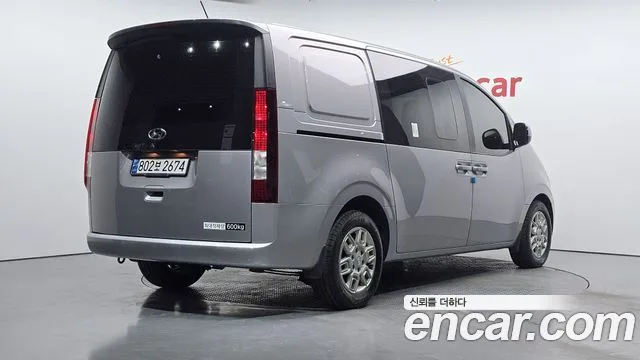 2023 Hyundai Staria