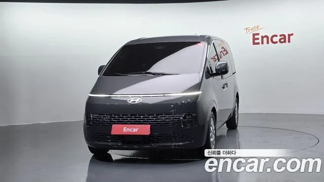 2025 Hyundai Staria