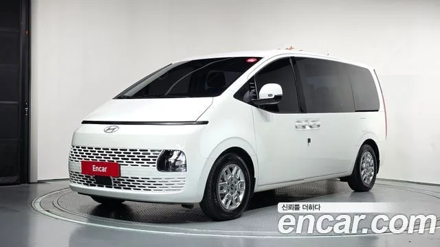 2025 Hyundai Staria