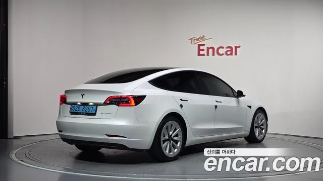 2022 Tesla Model 3, foto 2