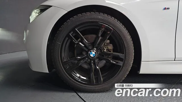 2017 BMW 3-Series, foto 4
