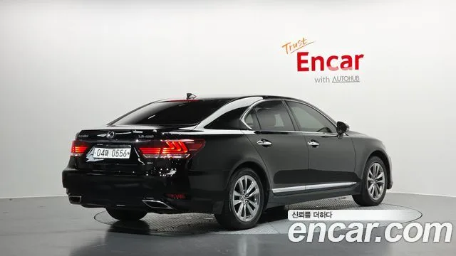 2016 Lexus LS