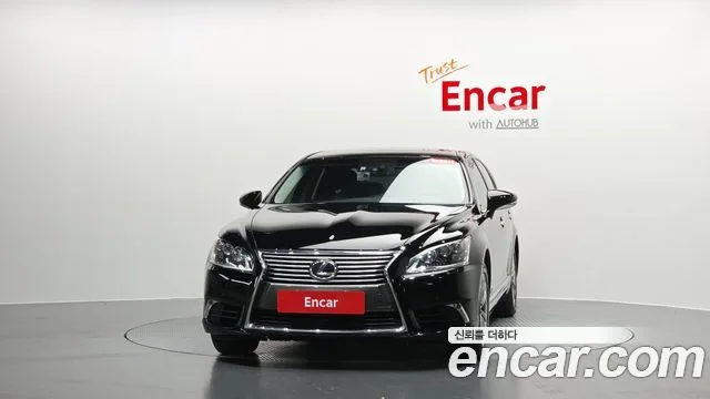 2016 Lexus LS, foto 2