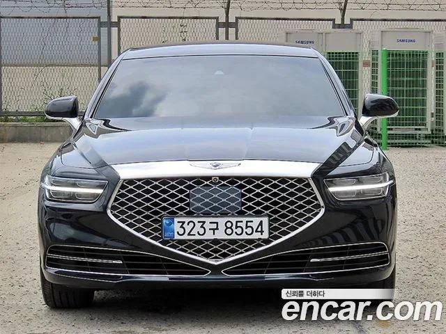 2021 Genesis G90