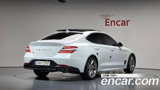 2022 Genesis G70