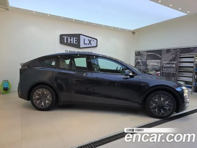 2026 Tesla Model Y, foto 2