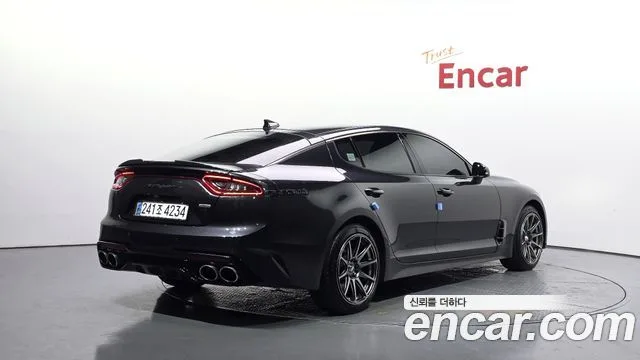 2018 Kia Stinger, foto 2