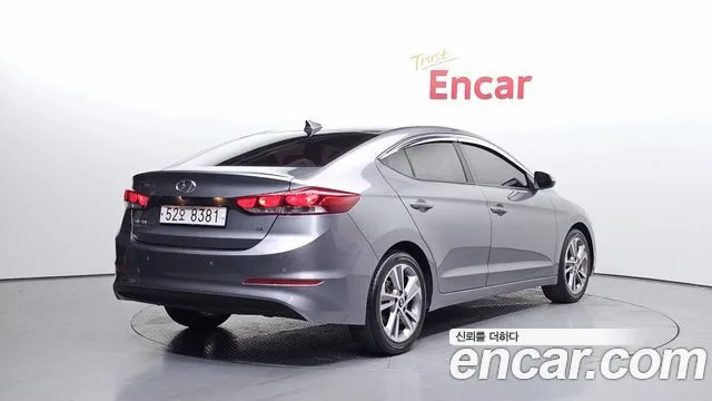 2018 Hyundai Avante, foto 2