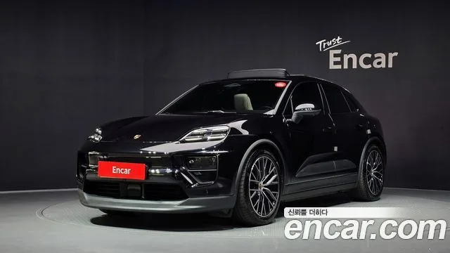 2025 Porsche Macan