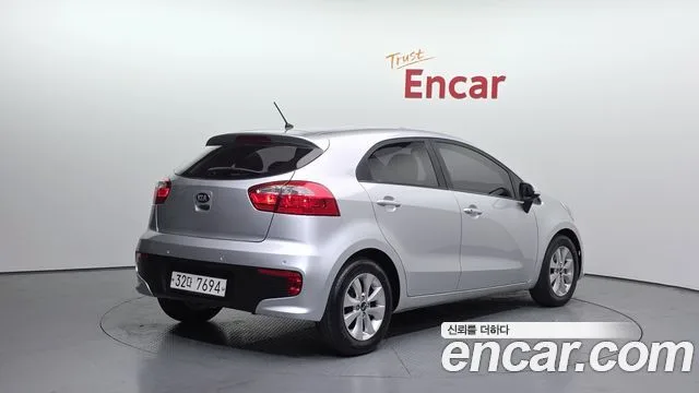 2017 Kia pride, foto 2