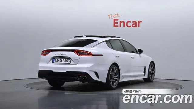 2018 Kia Stinger, foto 2
