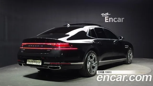 2025 Genesis G90