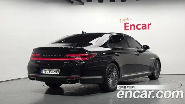 2020 Genesis G90