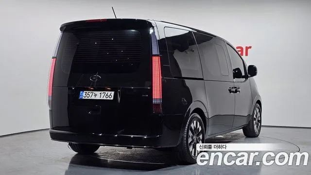 2022 Hyundai Staria