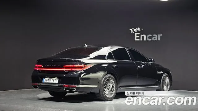 2021 Genesis G90