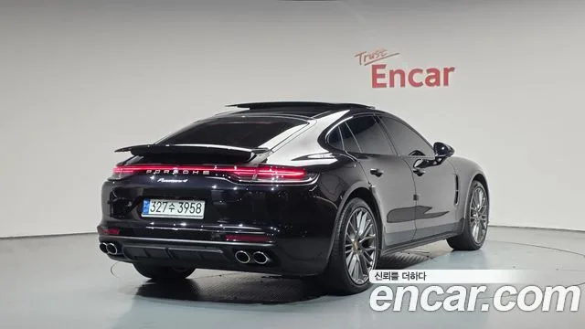 2023 Porsche Panamera